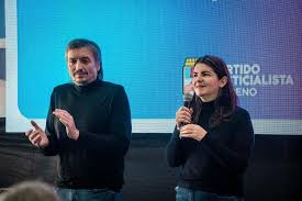 5 figuras con lapicera en la interna del PJ