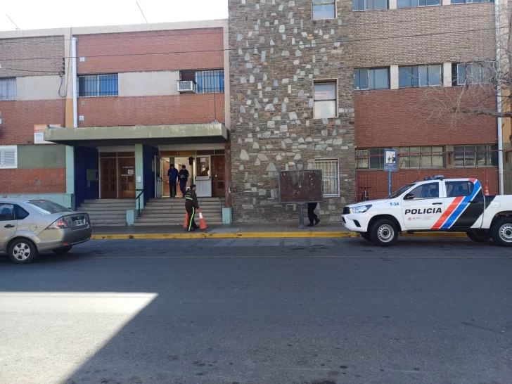 Amenaza de bomba en la Boero: detuvieron a un alumno de 18 años Amenaza de bomba en la Boero: detuvieron a un alumno de 18 años