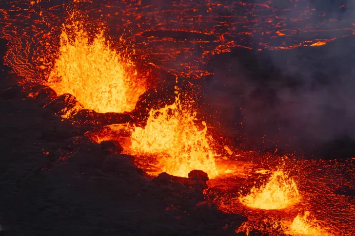 Entra en erupción el volcán más activo de Kamchatka tras el terremoto