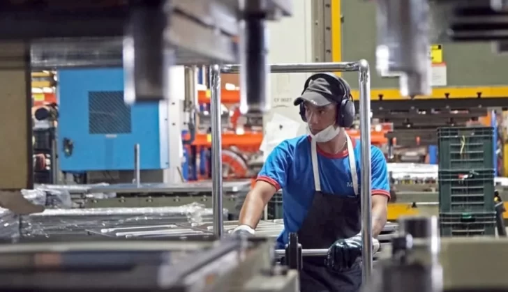 El alza de la economía se frenó en mayo