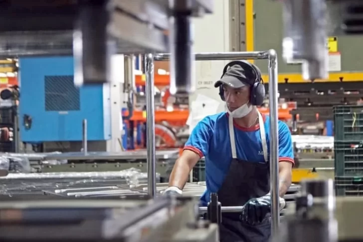 El alza de la economía se frenó en mayo