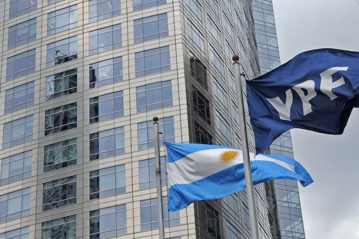 Juicio por YPF: el Gobierno participa de una audiencia crucial para revertir la sentencia millonaria