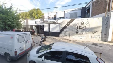 Terror en Rosario: cinco jóvenes fueron baleados mientras jugaban un partido de fútbol Terror en Rosario: cinco jóvenes fueron baleados mientras jugaban un partido de fútbol