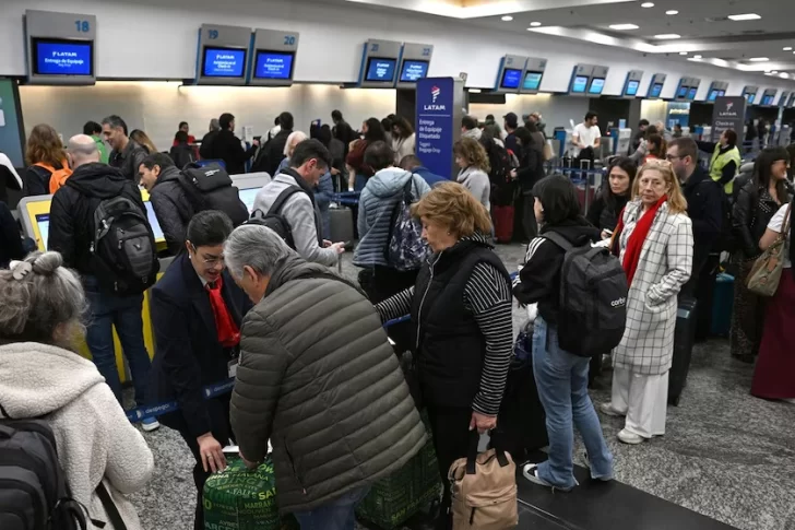 Se levantó el paro de controladores aéreos que ponía en duda cientos de vuelos