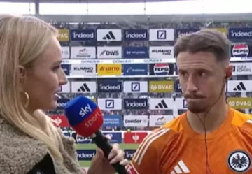 El insólito blooper de una periodista con un jugador tras la derrota de su equipo El insólito blooper de una periodista con un jugador tras la derrota de su equipo