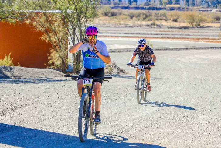 528393696_1131234112254104_1839861860296576881_n-728x486