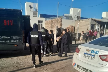 Un vecino fue agredido con un arma de fuego y detuvieron a dos hermanos conocidos en el ambiente delictivo Un vecino fue agredido con un arma de fuego y detuvieron a dos hermanos conocidos en el ambiente delictivo