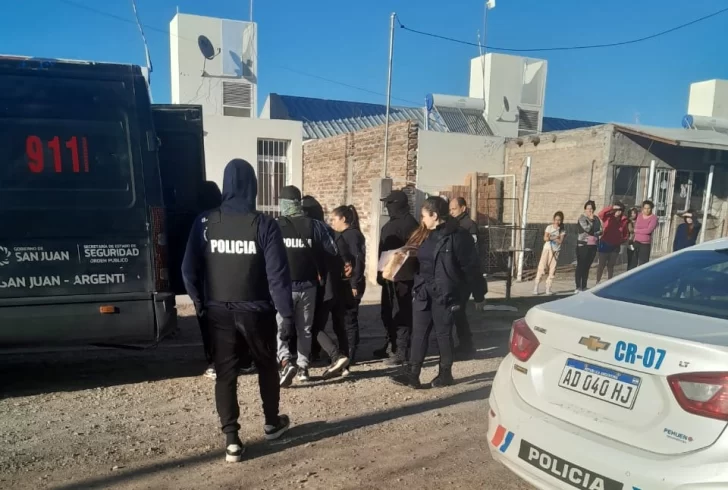 Un vecino fue agredido con un arma de fuego y detuvieron a dos hermanos conocidos en el ambiente delictivo Un vecino fue agredido con un arma de fuego y detuvieron a dos hermanos conocidos en el ambiente delictivo