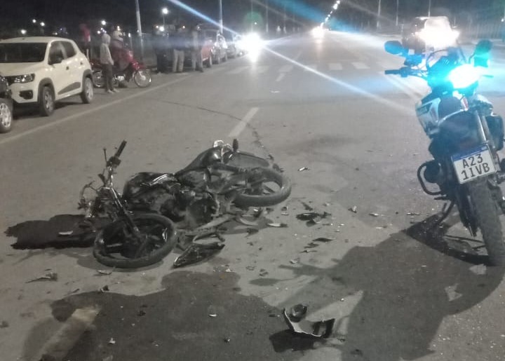 Violento choque entre dos motociclistas en Pocito: uno sufrió múltiples fracturas y otro pérdida de conocimiento Violento choque entre dos motociclistas en Pocito: uno sufrió múltiples fracturas y otro pérdida de conocimiento