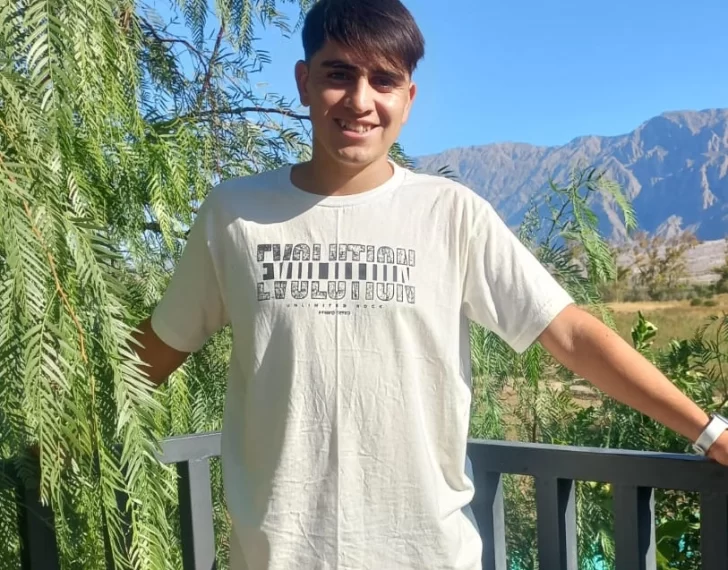 Alex-Olivares-jugador-calingasta-1-728x570 Alex-Olivares-jugador-calingasta-1-728x570