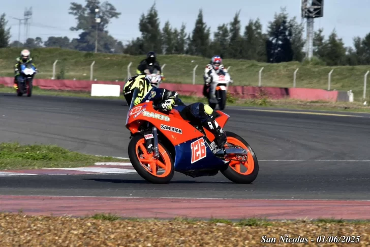 Ariana Correa presente en el Superbike argentino