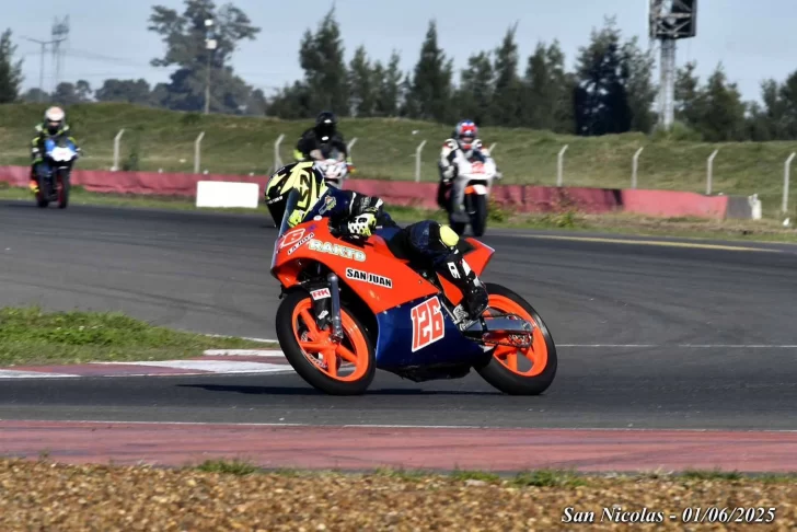 Ariana Correa presente en el Superbike argentino