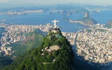 Los argentinos viajan más hacia afuera, pero llegan menos visitas