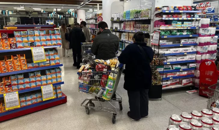 Crece la presión para trasladar a las góndolas la suba del dólar