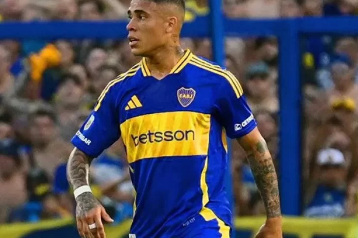 Ayrton Costa ya pide cancha