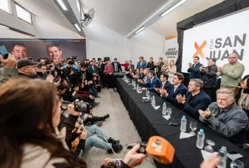 Frentes: Orrego priorizó la provincia y el PJ proclamó su “unidad diversa”