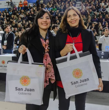 DCC070825-004F07-720x728