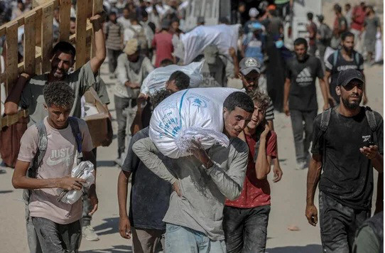 20 muertos en el asalto a los camiones con comida en Gaza