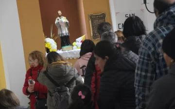 DCC080825-004F02-728x454