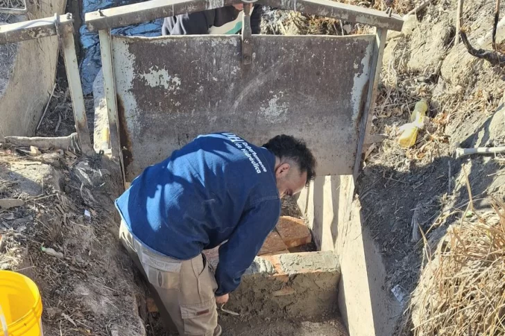 En Sarmiento, empezaron los cortes a usuarios de Hidráulica con deudas