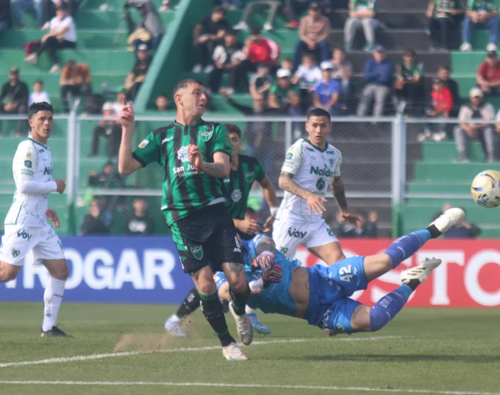 DCC100825-022F03-728x575