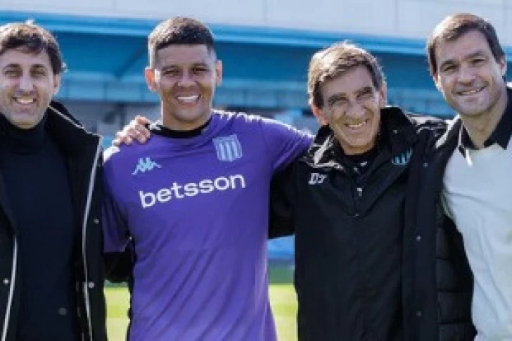 La Academia presentó a Rojo