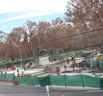 DCC130825-003F07-728x673