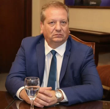 Nelson López rearmó su lista contra el tiempo