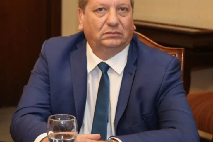 Nelson López rearmó su lista contra el tiempo