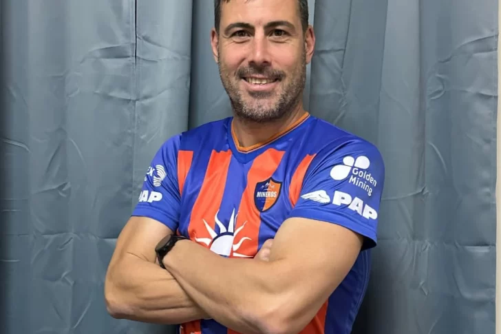 Sebastián Penco vuelve a las canchas con Minero