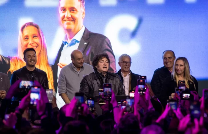 Milei lanzó la campaña sin dar señales de la crisis por el dólar