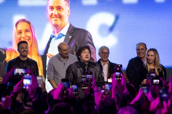 Milei lanzó la campaña sin dar señales de la crisis por el dólar