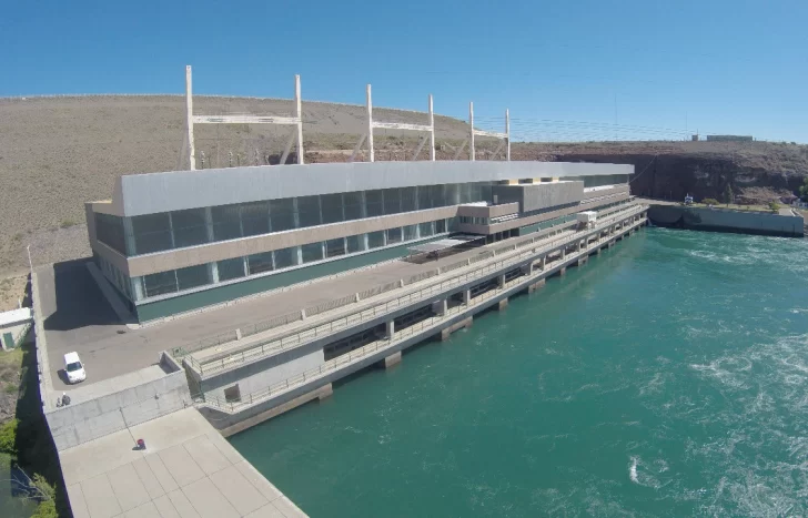 Privatizan represas y buscan recaudar U$S 500 millones