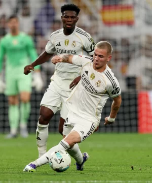 DCC200825-022F02-606x728