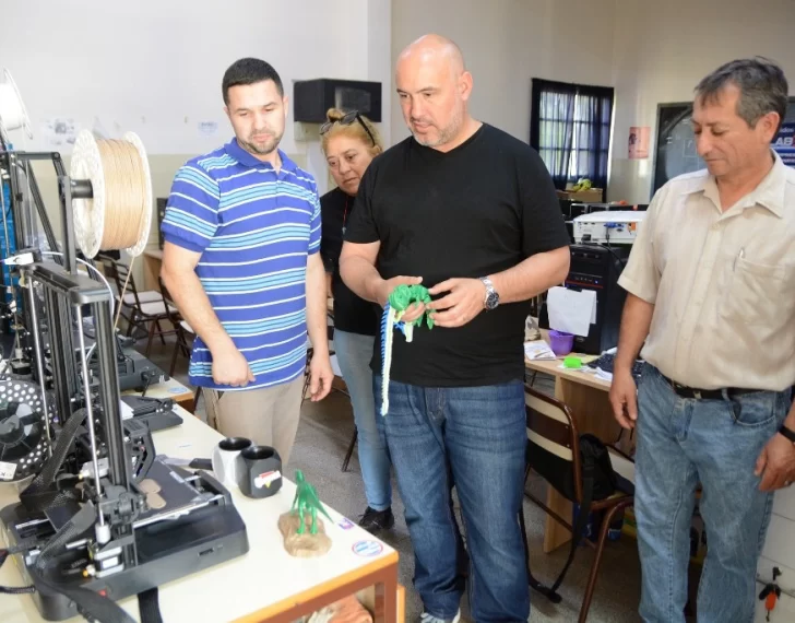 DCC270825-003F07-728x570