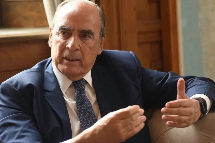 Francos felicitó a Kicillof por Whatsapp, pero desestiman que Milei lo vaya recibir