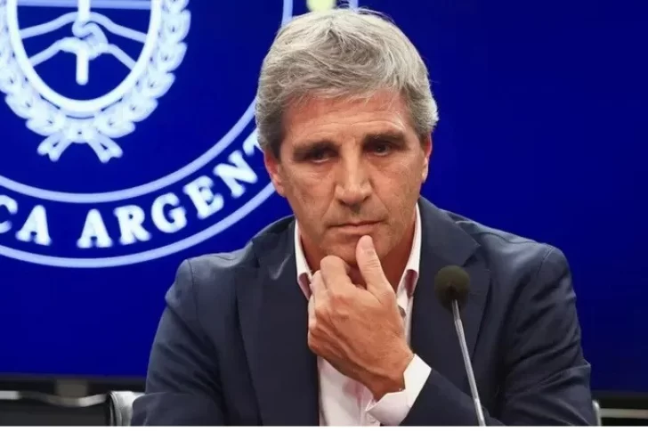 El Gobierno admite que la intervención del dólar será “coyuntural” y busca calma antes de las elecciones