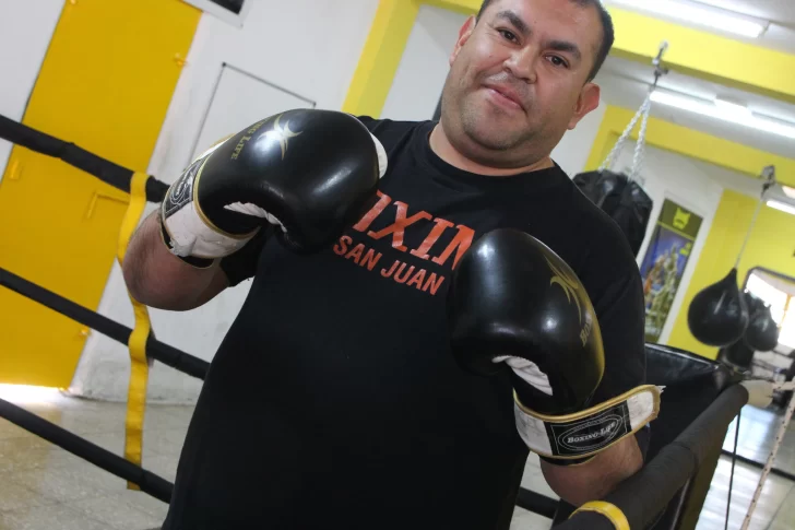 El boxeo lo alejó de la droga y, ahora, enseña este deporte a los chicos en rehabilitación