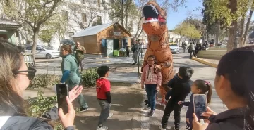 DCC300825-003F06-728x374