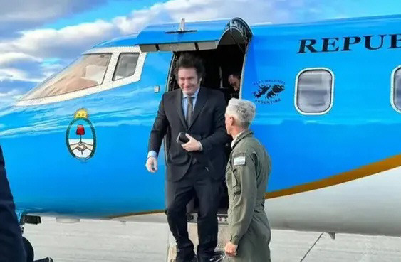 Milei viajará a los EEUU antes de las elecciones bonaerenses