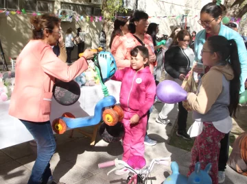 En el Hospital Rawson festejaron el Día del Niño con shows, música y muchos regalos para los chicos