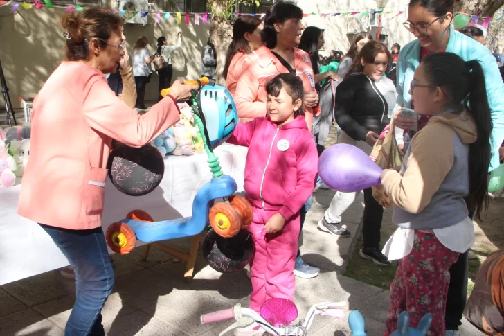 En el Hospital Rawson festejaron el Día del Niño con shows, música y muchos regalos para los chicos