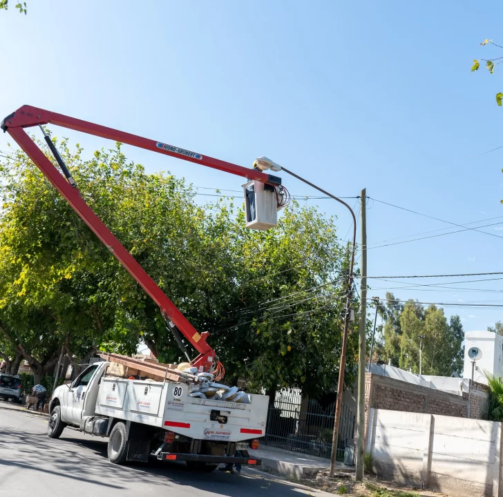 Desde hoy, el 100% del alumbrado público en Capital es con LED