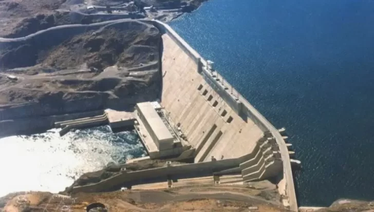 El Gobierno autorizó privatizar cuatro empresas hidroeléctricas