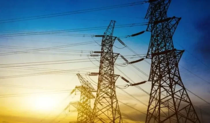 El Gobierno busca alternativas para enfrentar picos de consumo en verano