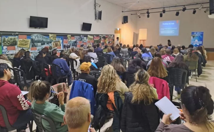 Entregaron certificados a comunidad de Albardón Entregaron certificados a comunidad de Albardón