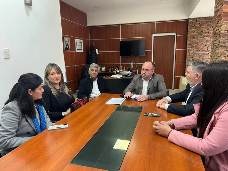 La Municipalidad de Rivadavia y Rotary International firmaron un convenio para potenciar acciones comunitarias La Municipalidad de Rivadavia y Rotary International firmaron un convenio para potenciar acciones comunitarias