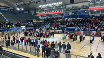 Con el acto de presentación en el Cantoni, 64 equipos de todo el país abrieron el Nacional de mamis hockey Con el acto de presentación en el Cantoni, 64 equipos de todo el país abrieron el Nacional de mamis hockey