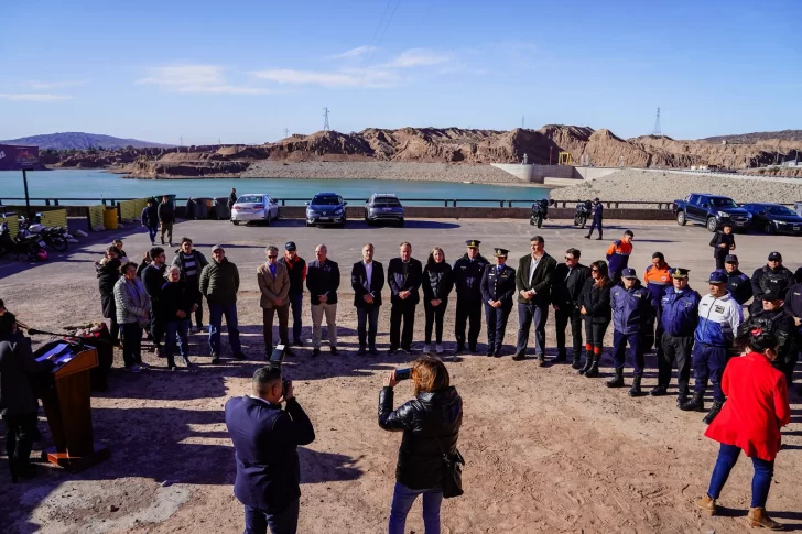 Homenaje: colocaron un monolito en memoria a Julia Horn en el ingreso al Cerro Tres Marías Homenaje: colocaron un monolito en memoria a Julia Horn en el ingreso al Cerro Tres Marías