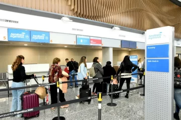 Paro de controladores aéreos: según Aeropuertos Argentina, en San Juan hoy los vuelos “figuran sin demora” Paro de controladores aéreos: según Aeropuertos Argentina, en San Juan hoy los vuelos “figuran sin demora”